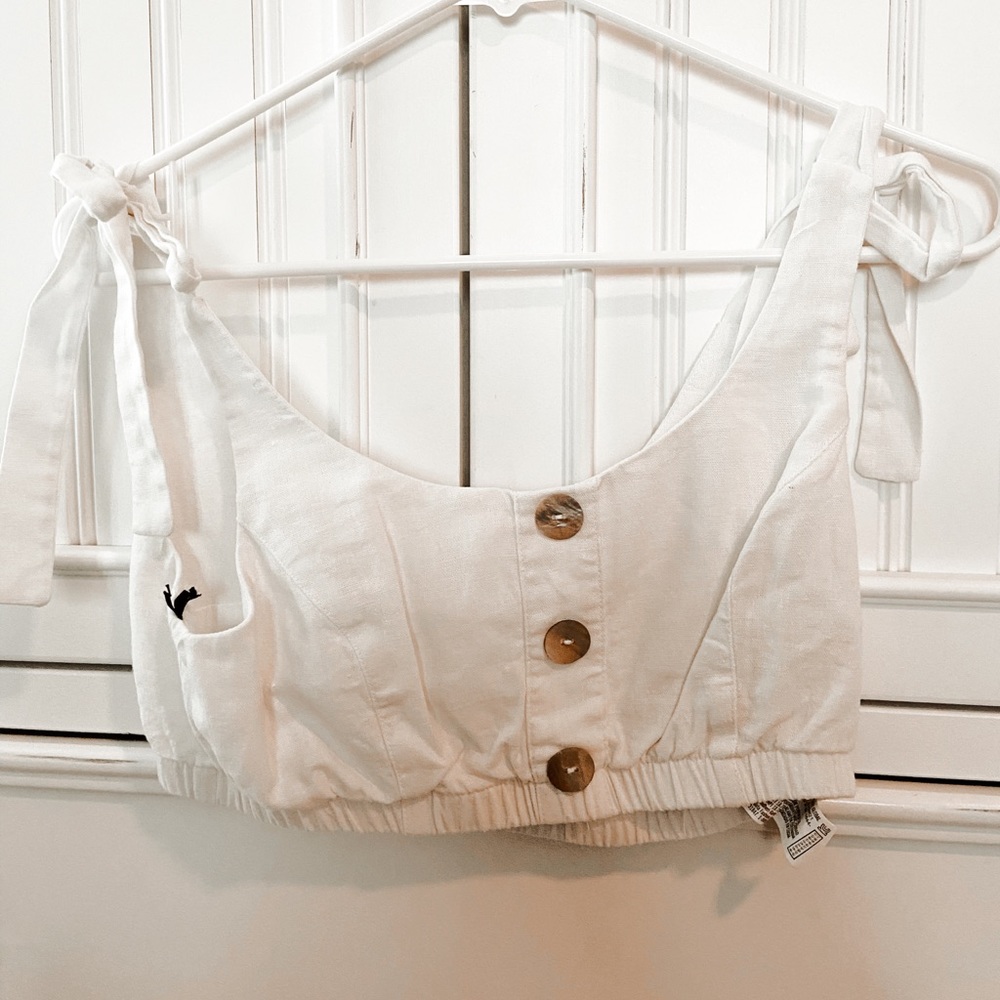 Button Cream Crop Tank